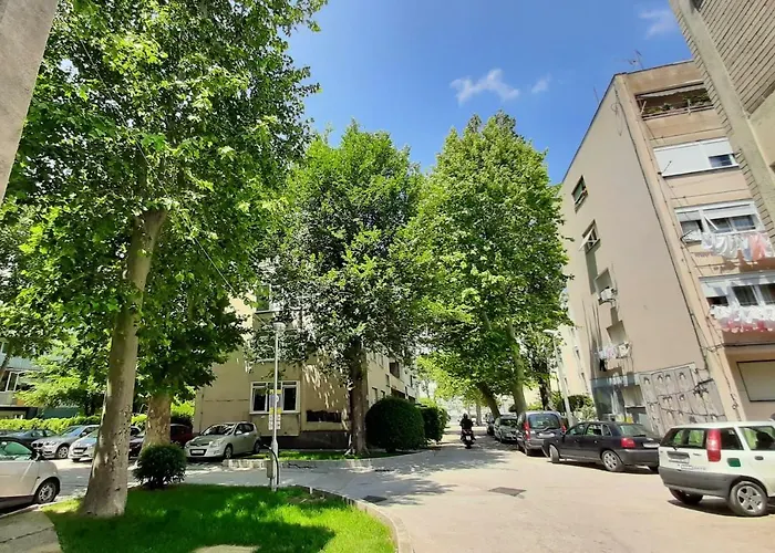 Town Center With Balcony *