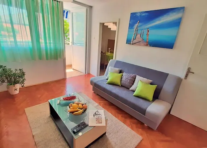 Town Center With Balcony Apartment Omiš