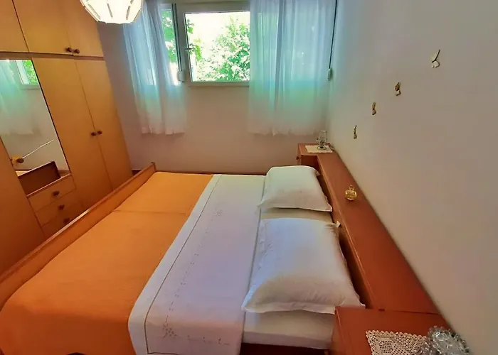 Town Center With Balcony Apartment Omiš