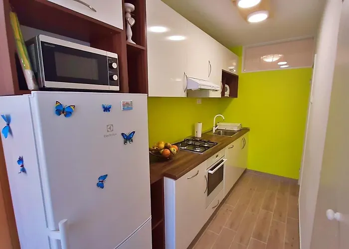 Town Center With Balcony *